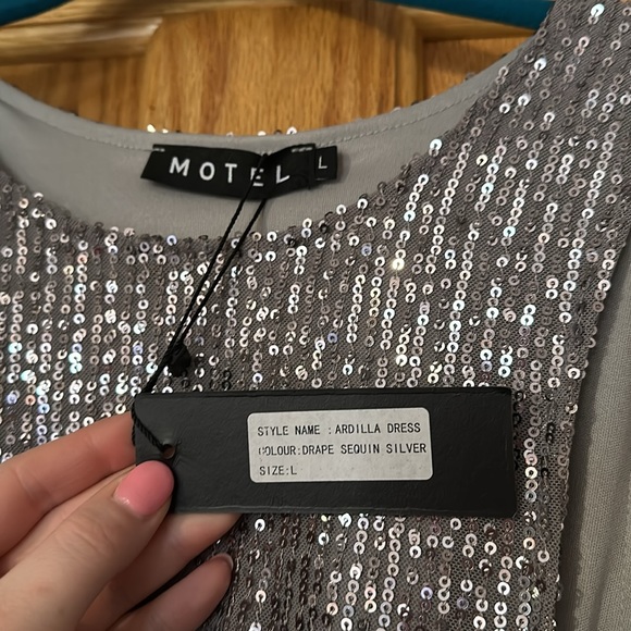 Motel Ardilla Sequin Dress. Size L. - Picture 6 of 6
